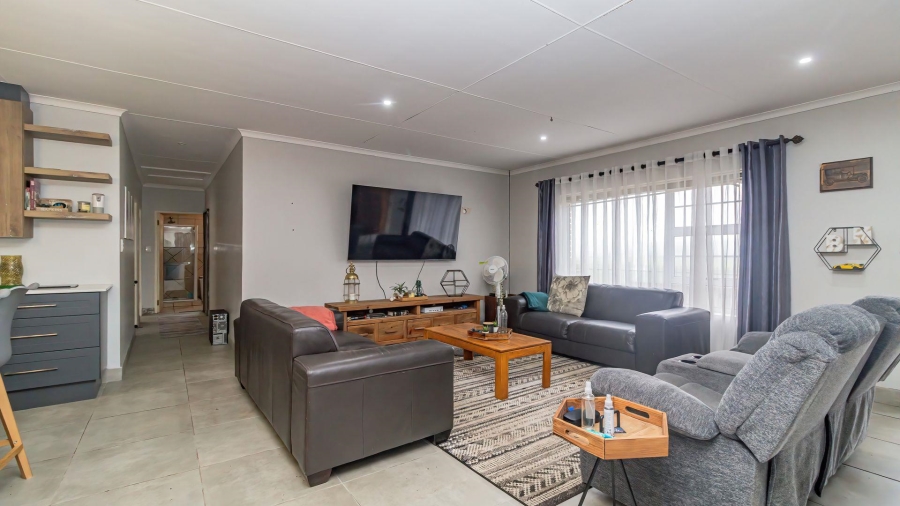 3 Bedroom Property for Sale in Fraaiuitsig Western Cape